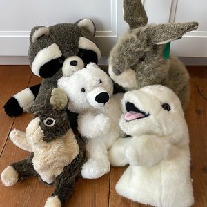 Hand puppets, Beluga, Bunnies,Raccoon , Folkmanis, Kellytoy, Millennium, Yangjee